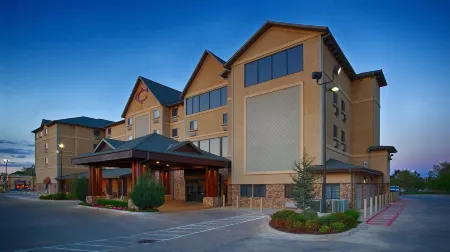 Best Western Plus Cimarron Hotel  Suites