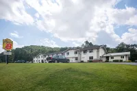 Super 8 by Wyndham Elkins Hoteles en 