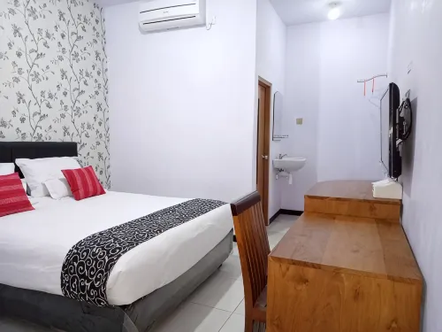 Eston House ( Guest House and Homestay ) Syariah