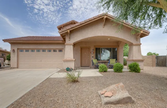 馬里科帕沙漠綠洲：帶熱水浴缸的圍欄庭院