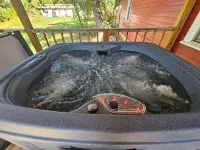 Hot Tub + Views! Chic 3Br/2BA Tosan’s Cottage