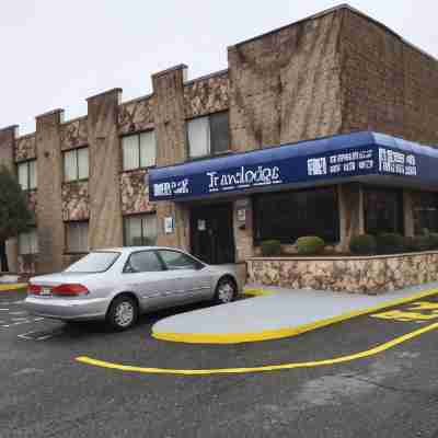Travelodge by Wyndham Avenel Woodbridge Hotel Exterior