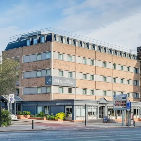 Four Points by Sheraton Edinburgh Отели рядом с достопримечательностью «Шотландский национальный музей современного искусства»