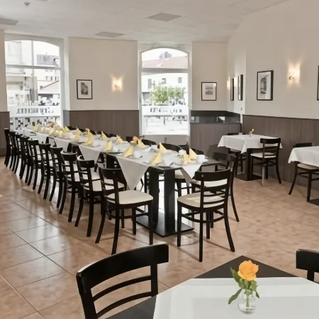 City Hotel