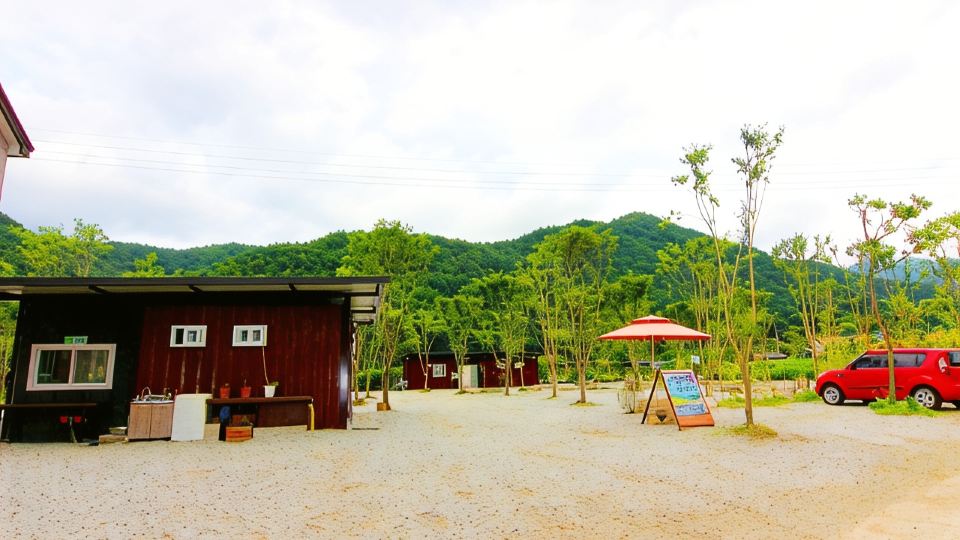 Muju Yangjitteul Camping