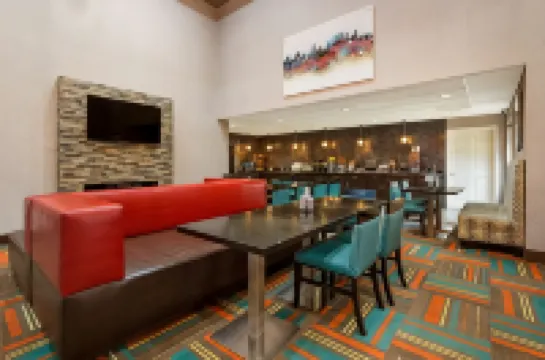 Best Western Bradbury Inn  Suites