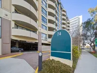 Central 2-bed Apartment with Pool, Gym and Spa