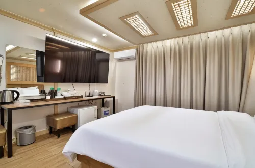 Jeonju Hanok HOTEL - พร้อมอาหารเช้า