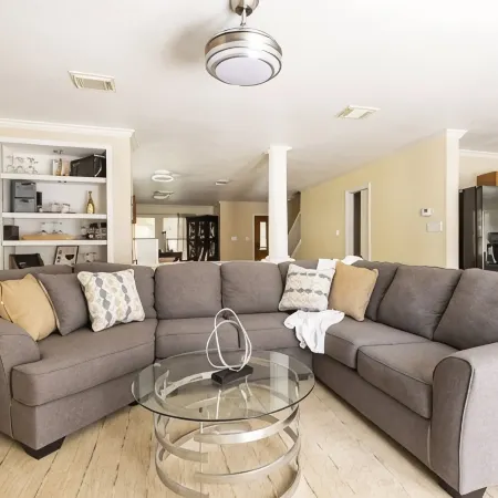 2 Bedroom- Whole House for 2 or More Guests Min. Отели рядом с достопримечательностью «Водный Мир Техаса»
