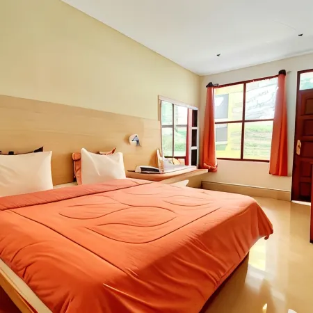 Centro Bajo Hotel & Resto