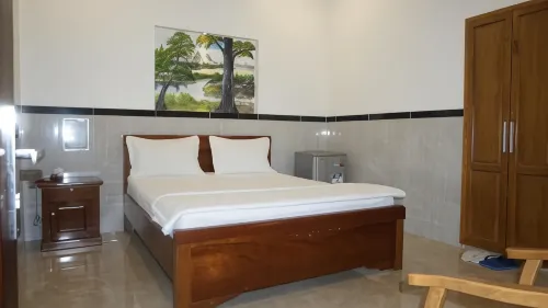 Motel Hoang Gia - Motels