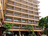 Aiyaree Place Hotel Hotels near Jomtien Beach
