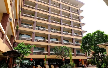 Aiyaree Place Hotel