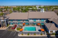 The Hotel Serene Glendale Peoria, Surestay Collection by Best Western - Bữa sáng
