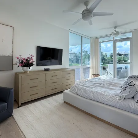 Exclusive 5-Level Waterfront Solstice House on Sarasota Bay Hotels in Whitfield