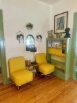 Spacious Vintage Getaway. Walkable!