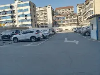 Wudangshan IKEA Hotel (Yuxugong Pedestrian Street) - parking