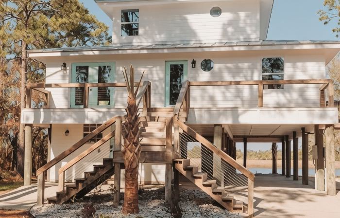 Boater’s Paradise! Waterfront 4/2 with deep water dock! Easy access to beaches!