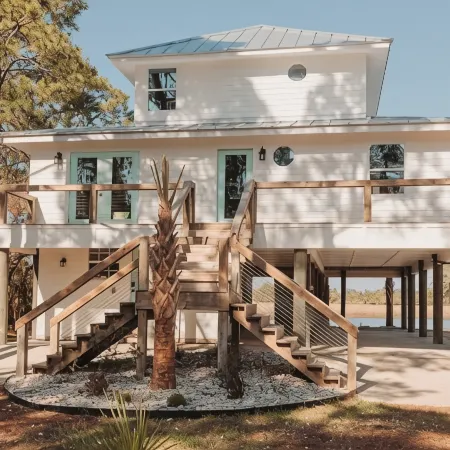 Boater’s Paradise! Waterfront 4/2 with deep water dock! Easy access to beaches!