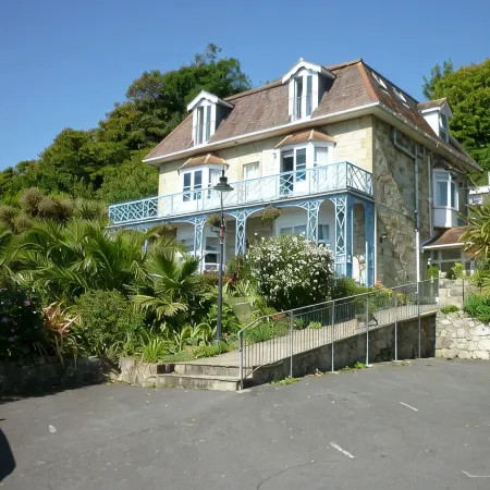 St Maur