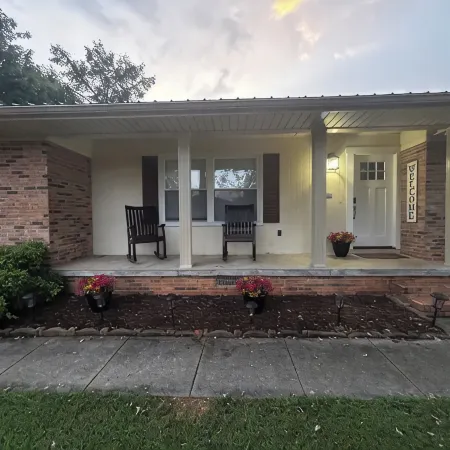 Renovated Ranch Home, 10 Mins from Lee University-25 Mins to Chattanooga Airport