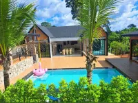 Naisuan villa - Pools