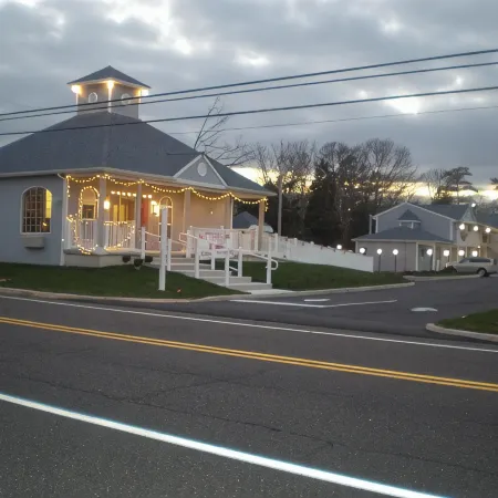 Village Inn & Suites - Smithville