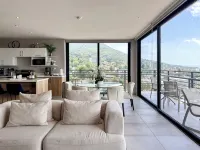 Corner view of Volcano and City, 3BR • Stunning Views • 45 Min to Beach