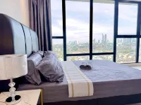 MidValley Southkey Mosaic 6-9pax Netflix-SmartTV70inch - Apartments