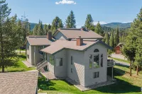 Amazing Views, Large Balcony, Hot Tub & Sauna, 3 beds, Cozy Condo in Big Sky! - Parvekkeita