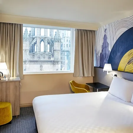 Atlantic Tower Hotel Liverpool By Sunday Отели рядом с достопримечательностью «Памятник The Beatles»