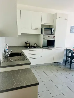 Close to downtown Como, free parking. Convenient for Switzerland. - 2-Star