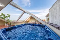 1000m2 Private Villa 32 An Duong Tay Ho - con terme