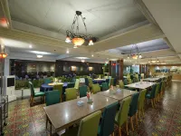 Riverside Bangkok Hotel Hotel berhampiran Jeti Thewej
