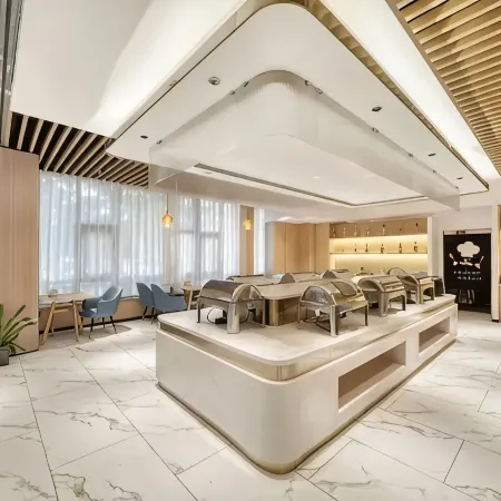 Guiyang Air Travel · Hotel Transfer · YOUNG AND FASHION (Longdongbao Airport Outlet Store)