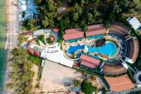 Occidental Bangtao Beach Resort - pantai