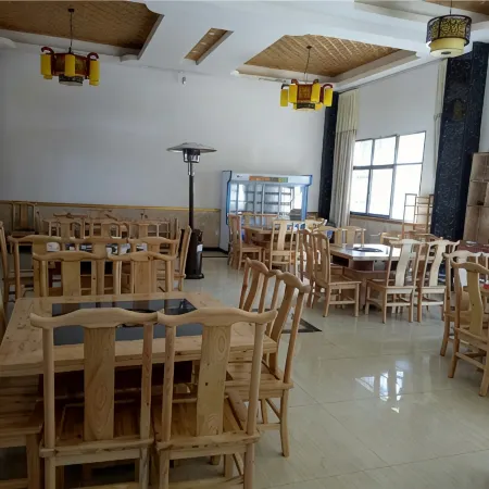 Nianhu Zhijia Folklore Hotel