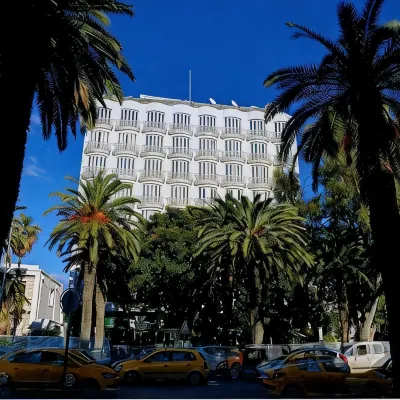 Hôtel la Maison Blanche Hotels near Belvedre Parc