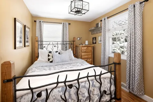 Entire cozy home and PET friendly! - Bungalows