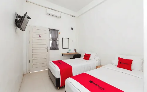 RedDoorz Syariah Near Rsud Zainoel Abidin Banda Aceh - parking
