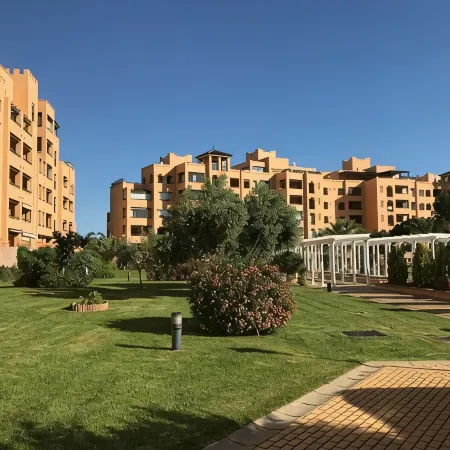 LUXURY APARTMENT FRONT LINE BEACH. SEA VIEWS