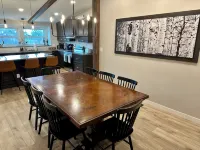 Hier Hideaway -Hot Tub - Fire Pit - King Beds - Peaceful Surrounded by Nature - 4성급