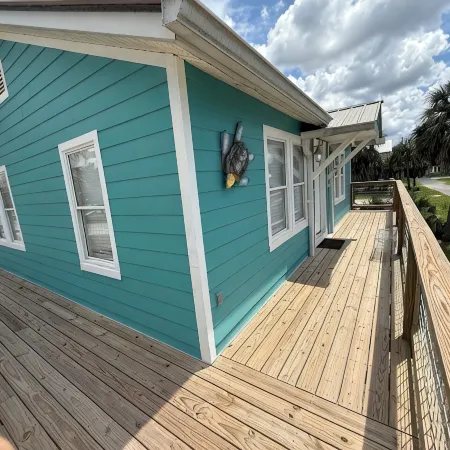 Tranquil 3-bedroom house on Canal in Horseshoe Beach.