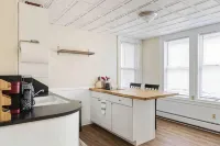Sweet n Petite: Downtown ChurchStreet Area-Parking - 2-Star