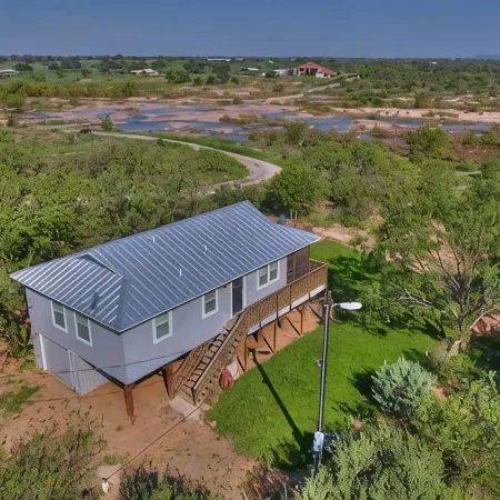 Llano River House - Waterfront with a View
