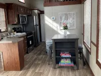 Great Getaway in adorable Cherokee Landing at Indian Lake with AC, WiFi Hotels in Stokes Township