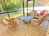 Charming 3-bedroom Pet Friendly house in tranquil Riverview Hotels in Riverview