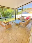 Charming 3-bedroom Pet Friendly house in tranquil Riverview - Homestays