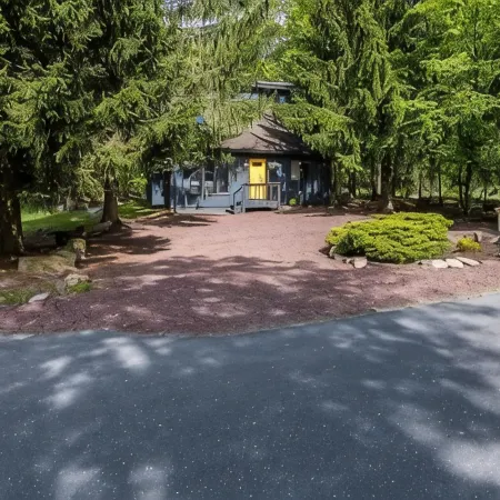 Yellow Door Cabin