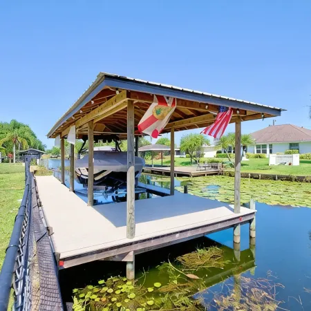 Charming 3-bedroom house in serene Lake Placid with AC, WiFi